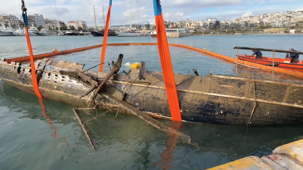 Ανέλκυση ναυαγίου 2